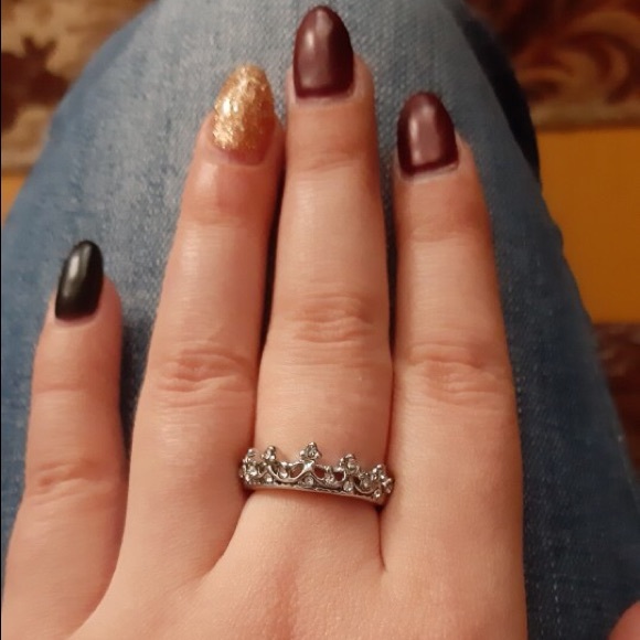 Silver Crown Ring - Picture 5 of 8